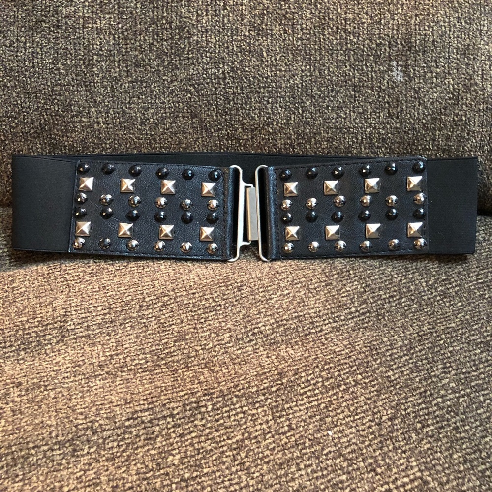 Woman’s belt